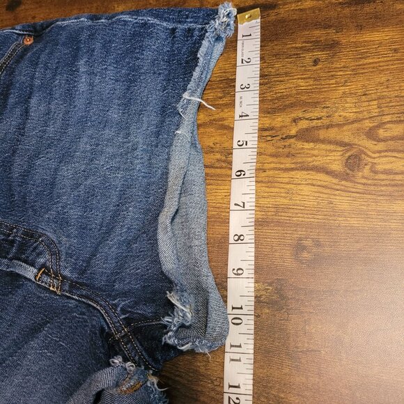 Levi's Denim Shorts Size 32 Button Fly 501 Raw Hem High Rise Medium Dark Stretch - Picture 11 of 12
